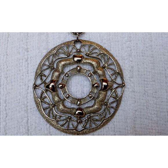 Vintage JJ Signed Pendant Chain Necklace Medallion Silver Tone Open Work 23 in - Picture 2 of 7